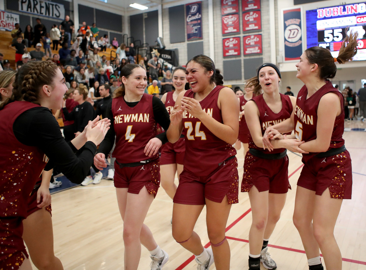 Cardinal Newman girls BB 61, San Ramon Valley 55 NCS Open championship by Dennis Lee 2-24-24022420248 (3)
